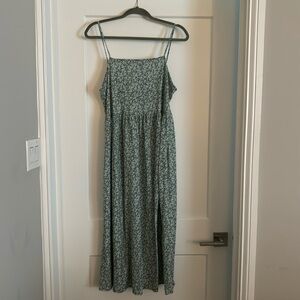Pull&Bear Green Floral Midi Dress